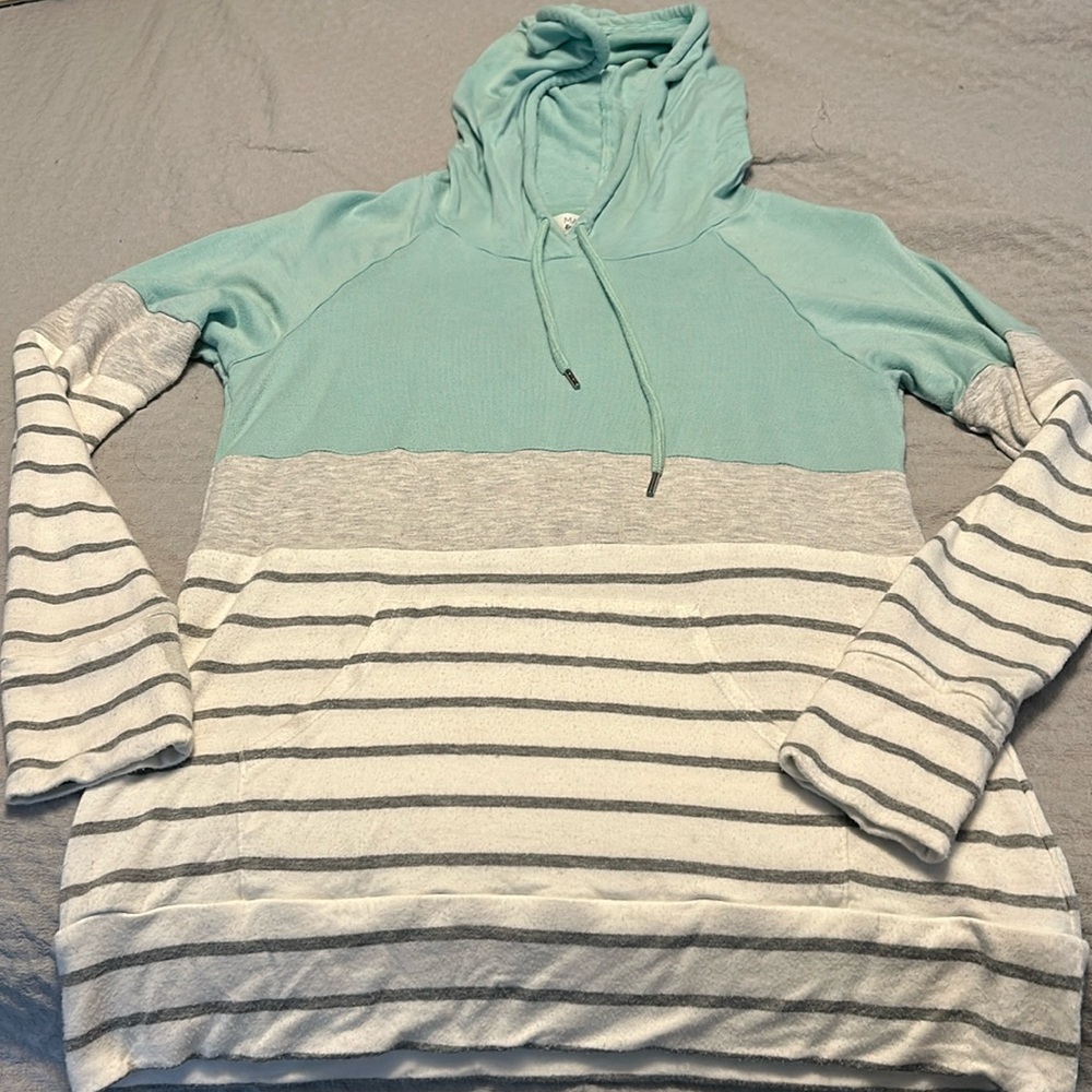 Market & Spruce hoodie